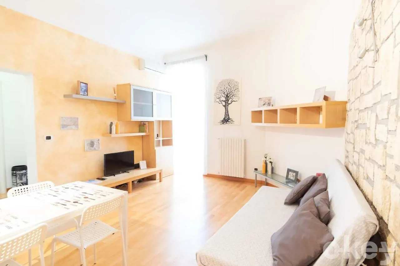 Corto Barese Apartment - Bari Centro contacts